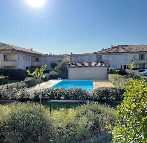 Confortable And Cozy * Vinassan